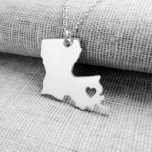 Silver State Necklace of Louisiana,LA State Charm Necklace ,State Shaped Necklace With A Heart,Personalized Louisiana State Necklace