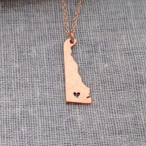 Colar do estado de Delaware em ouro rosa, colar em formato de coração do estado de Delaware, colar de amor do estado de Delaware, colar personalizado do estado de Delaware