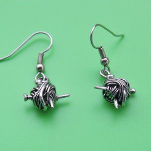 BALL of YARN EARRINGS,yarn,knitting,knitter,knitting needles,crochet,knitting group,knit,craft,132