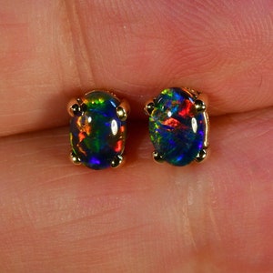 Solid 18k Yellow (or white) gold Genuine Australian 7 X 5 Opal Earrings (17062)