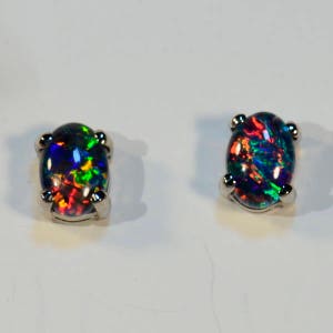 Solid 18k White or Yellow gold Genuine Australian 7 X 5 Opal Earrings (14415)