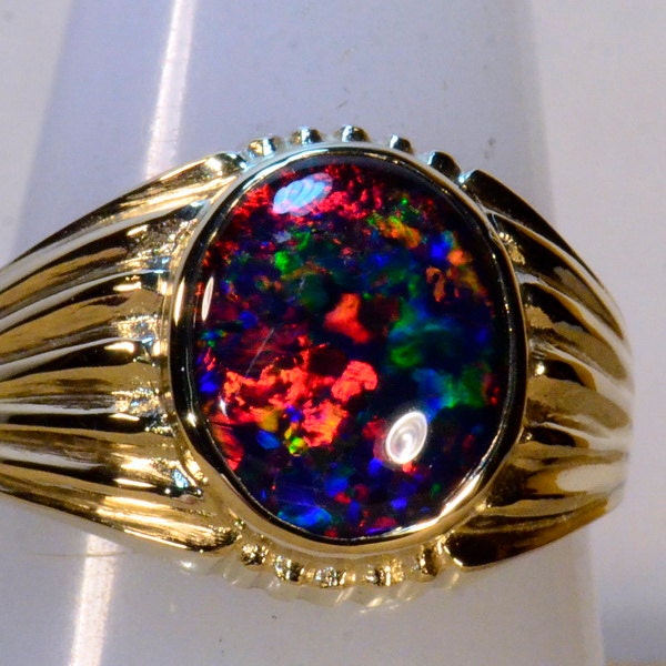 Awesome mans / womans solid 14k gold Australian opal ring (14017