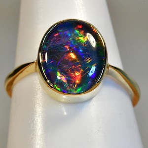 Belle bague en or jaune 18 carats, véritable opale d'Australie (17325)