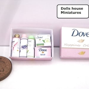 Różne domki dla lalek w miniaturze w skali 1/12, zestawy prezentowe w pudełkach