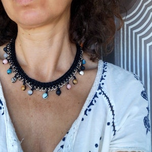 Chunky handgemaakte edelsteen ketting natuursteen kraal funky hedendaagse ketting multicolour haak geweven mode artistieke sieraden