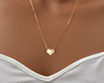 Gold Heart Charm Necklace. Small Heart Link with Hammered Surface. Small and Dainty Heart Pendant in 14K Gold Filled. Simple Gold Necklace.