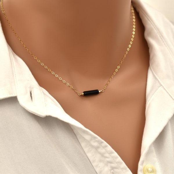 Dainty Gold Chain Necklace with Black Onyx. Simple Gold Choker with Black Stone. Gold Stacking Necklace. Cute Everyday Necklaces for Women.