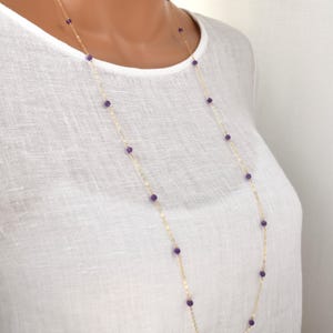 Collana lunga con perle di ametista e catena in oro: lunghezza 36 pollici