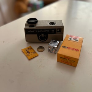 Vintage Kodak Hawkeye Instamatic II 126 Camera; Vintage Camera W