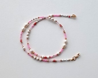 mixed beaded with pearl necklace in shades of pink