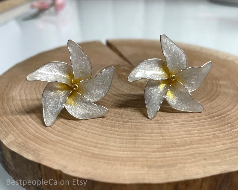 Sampaguita Stud Earrings Handmade Philippines Flower, Jasminum, Bridal flower White, jewelry best Romantic gift for Her Love gift image 3