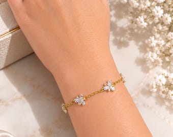 Jewelry Set Bracelet and Crystal Earrings, Romantic Gift for Her, Elegant Flower Jewelry,  Handmade Floral, Gold Chain,  Adjustable Bracelet
