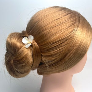 Accessoires pour cheveux de mariage, épingle à cheveux faite à la main, perle scintillante, fleur blanche, fourchette à cheveux de mariée, prix pour 1 épingle. image 4