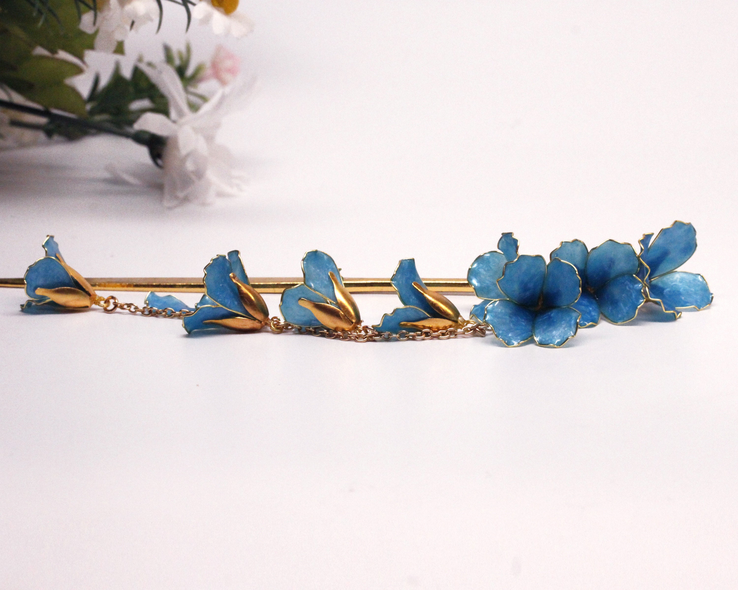 ＃585 ロイヤルブルー✴うさぎ✴ブーケ✴レジンヘアゴムキーホルダーブローチ Handmade Bluebell Flower Hair Stick: Resin Kanzashi With Gold