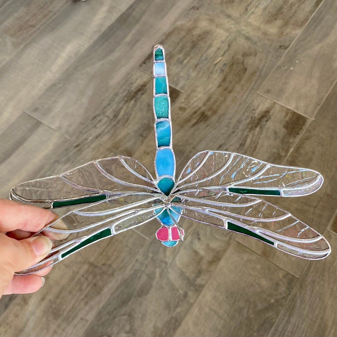 ステンドグラス☆トンボ☆ トンボと蓮のステンドグラスのパターン。© David Kennedy