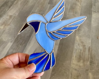 Hummingbird-Handcrafted stained glass hummingbird suncatcher in blue and white