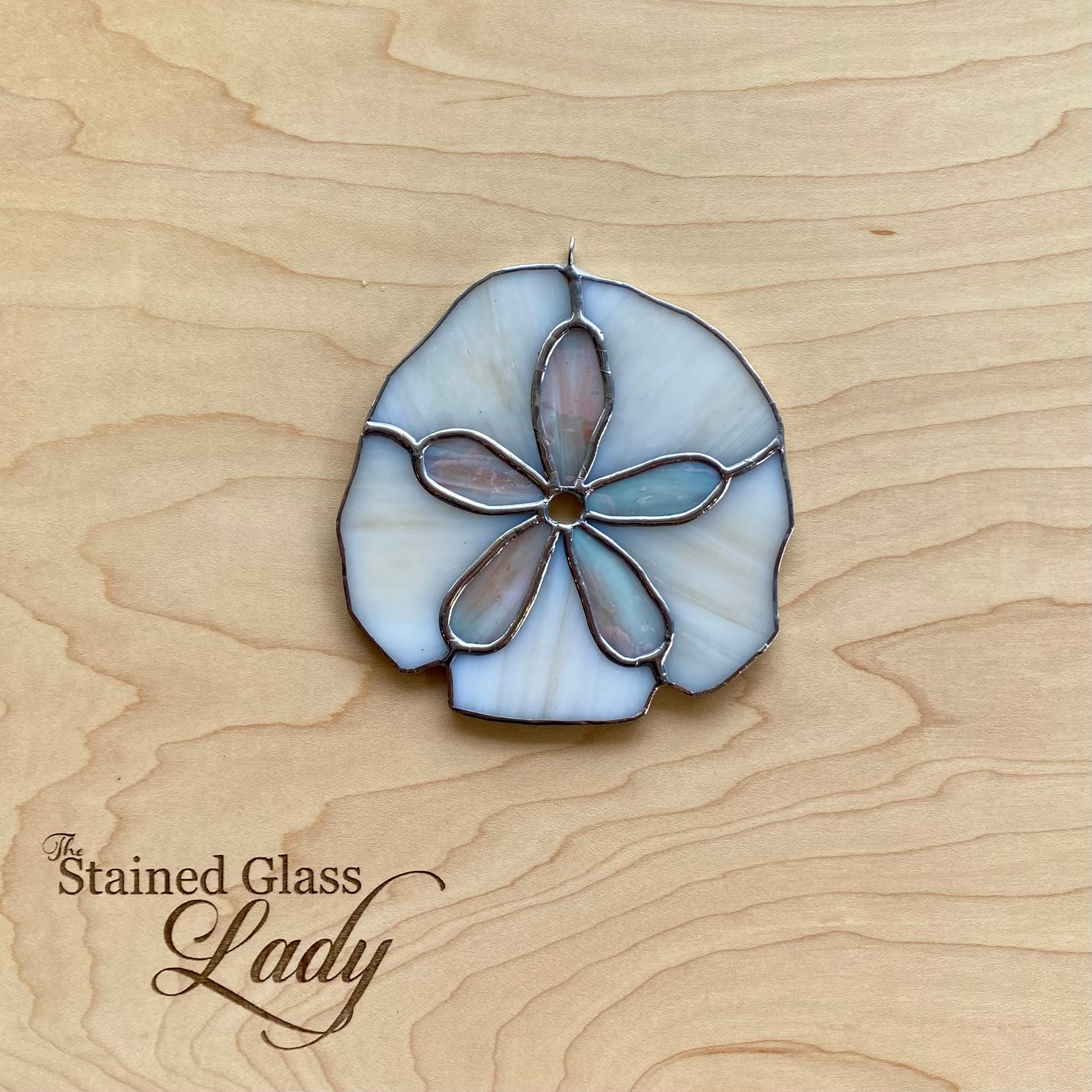 天井壁画とサンドストーンオブジェ