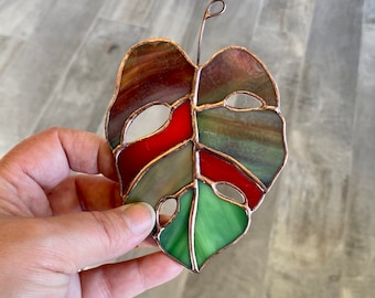 Monstera/mini-Handcrafted stained glass mini monstera in green and red