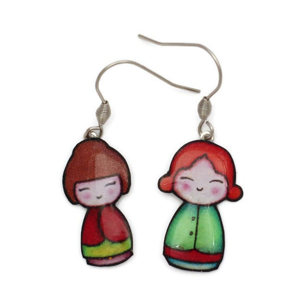 Boucles d'oreilles dépareillées poupées japonaises, kokeshi, kawaii