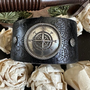 Compass bracelet leather cuff, compass gifts, nautical jewelry, leather bracelet, adventurer, ocean jewelry, chunky bracelet,