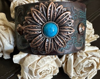 Flower bracelet, leather bracelet, leather cuff bracelet, sunflower jewelry, sunflower gift, leather bracelet,copper bracelet, copper concho