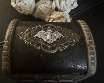 Wedding ring box,ring bearer box,proposal ring box, engagement ring case, bat gift, wooden ring box, bat jewelry box,ring holder,gothic box