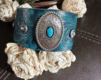 Cowgirl bracelet cuff, southwestern jewelry,cowgirl bracelet,western jewelry, faux turquoise bracelet, leather cuff, chunky bracelet,