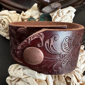 Octopus leather cuff bracelet, Renaissance faire, cosplay, steampunk cuff, the kraken, Cthulhu,octopus jewelry, steampunk jewelry image 8