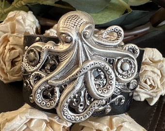 Octopus leather cuff bracelet, Renaissance faire, cosplay, steampunk cuff, the kraken, Cthulhu,octopus jewelry, steampunk jewelry, nautical