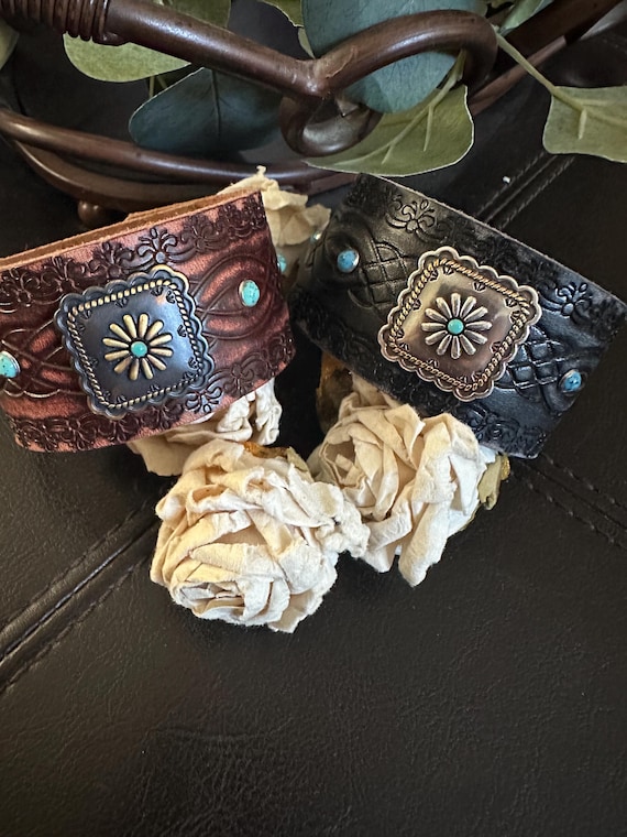 bracelet leather cuff, cowgirl bracelet, western bracelet, western jewelry, cowgirl jewelry, chunky bracelet, concho leather bracelet
