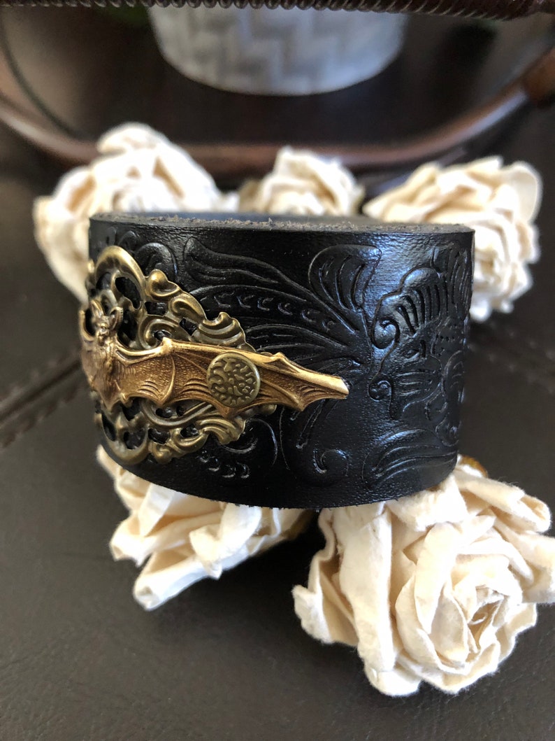 Bat bracelet leather cuff, bat gift, bat jewelry, gothic gift, Halloween, gothic cuff, leather bracelet, gothic bracelet, chunky bracelet image 3