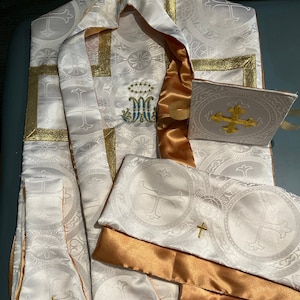 5 piece boys&#39; embroidered &#39;M&#39; Vestment set