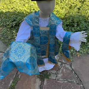 6 piece Embroidered Metallic Boys&#39; Catholic Traditional Mass Vestments