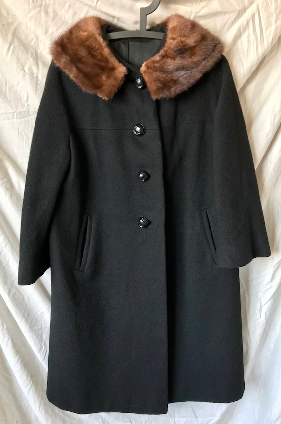 Union label dress coat: brown fur trimmed collar, 