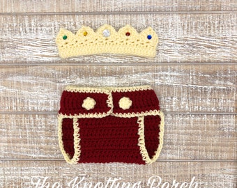 Conjunto de príncipe recién nacido a crochet: corona y cubrepañal