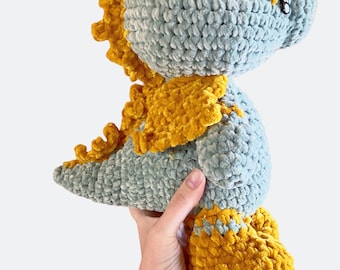 Peluche de dragón o dinosaurio bebé hecho a mano – Amigurumi suave para bebés y niños – Dragón de ganchillo unisex
