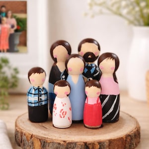 Familia De Muñecas De Madera De 9 Piezas – Set Con Abuelos, Padres, 3 Niños Y 2 Perros, Ropa De Tela, Ideal Para Casas De Muñecas Y Juego Imaginativo