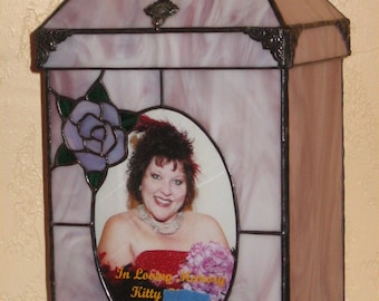 Urne funéraire en verre teinté avec embellissements PDF Instructions et modèle PDF