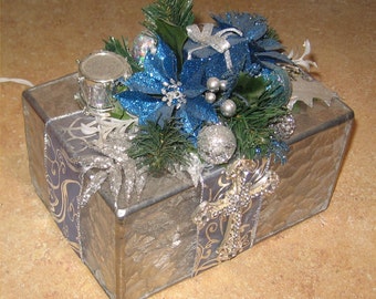 Modèle de lampe de boîte-cadeau en vitrail
