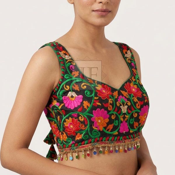 V-Neck Embroidered Saree Blouse, Kutch Work Garba Crop Top for Women, Front Hook Padded Designer Blouse, Group Dance Performance, Party Wear