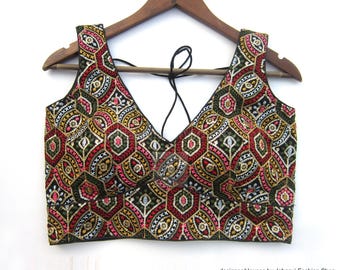 Black Embroidery V-Neck Saree Blouse: Lightweight Fabric