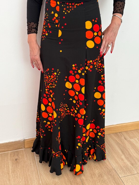 フラメンコスカート 赤と黒の水玉模様 赤とオレンジの水玉模様の黒い