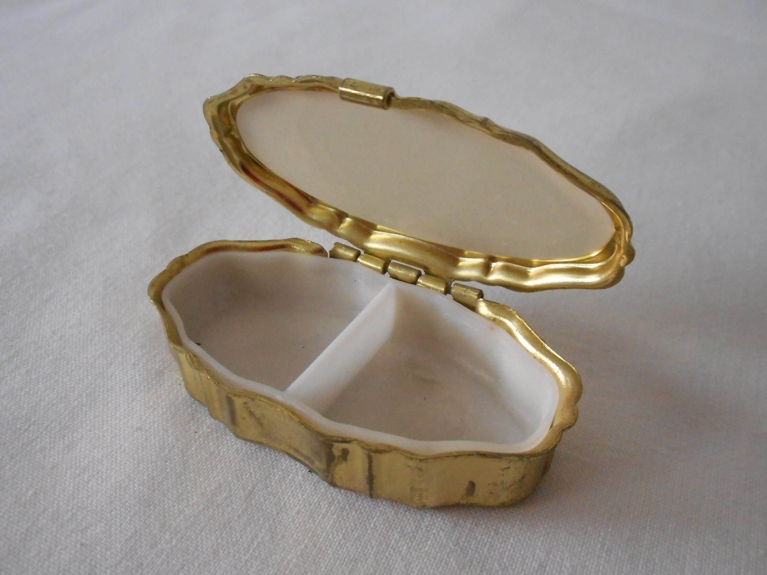 Vintage French small metal pill box / trinket box Etsy