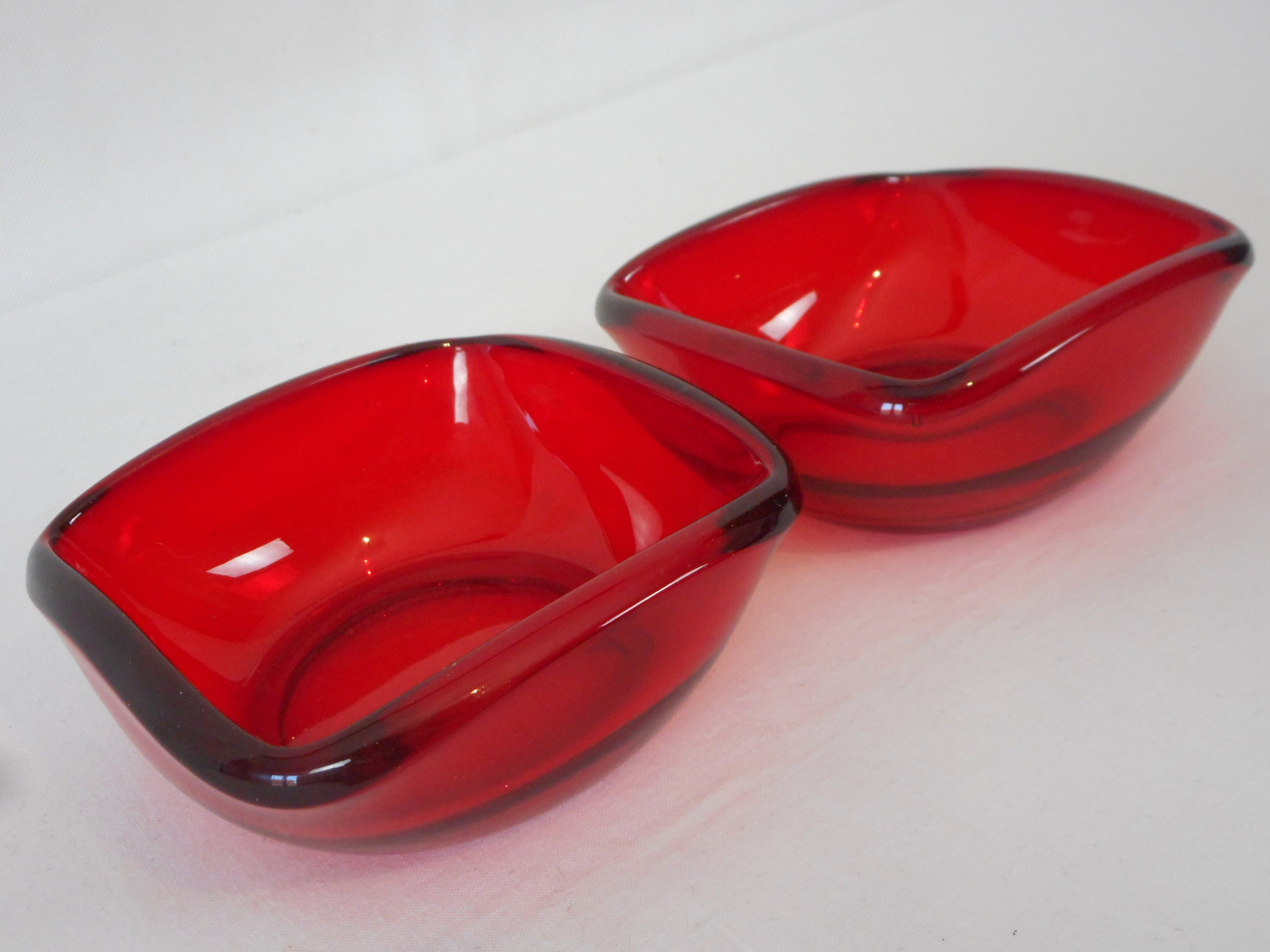 Paire de Petits Bols en Verre Rouge Vintage Français Rétro/Plats à Grignoter Bibelots