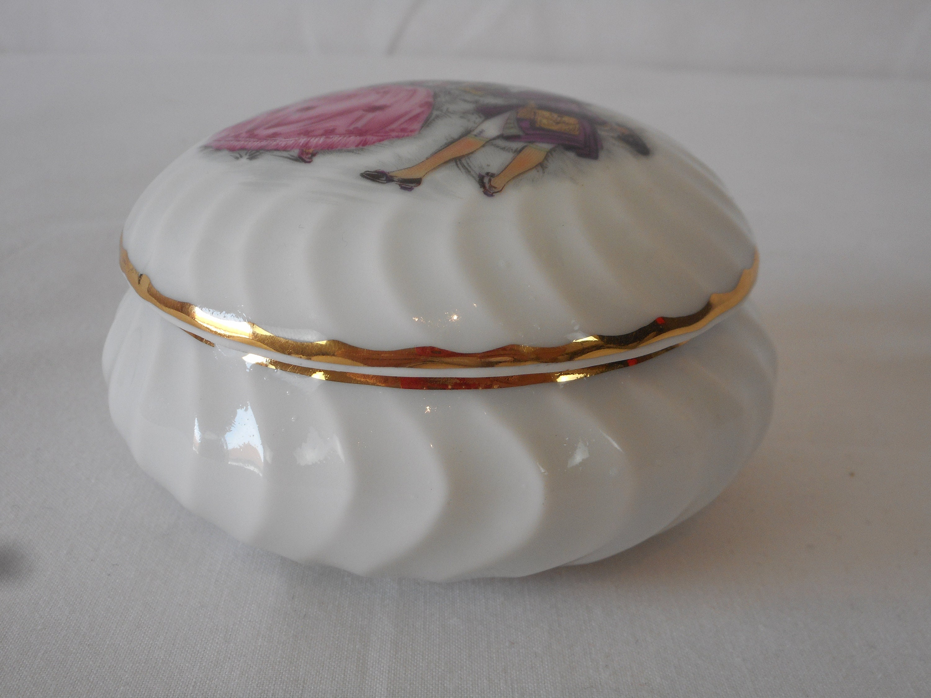 Vintage French Limoges porcelain round shaped trinket box with | Etsy