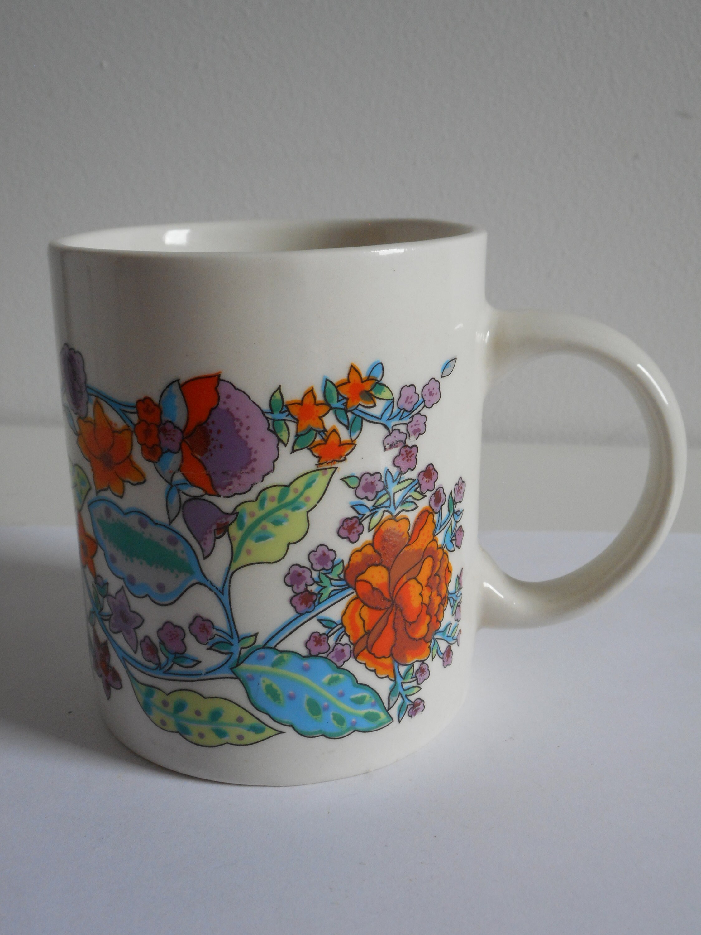 Superbe Tasse à Thé/Café Vintage en Pierre de Tuf Regent Faite La Main