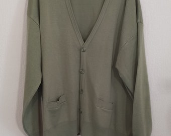 men's Long sleeved wool & Acrylic Cardigan size 3XL
