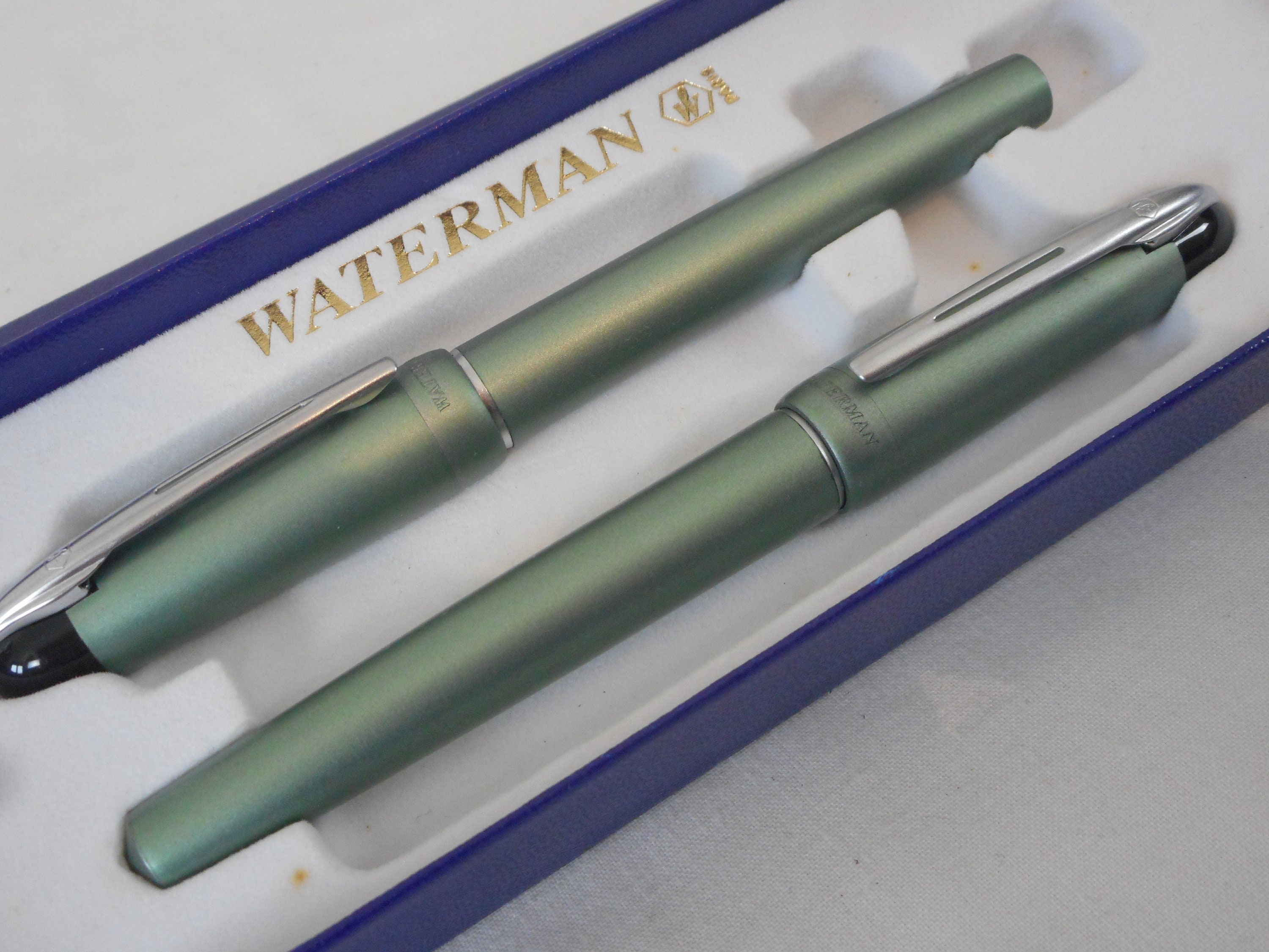 Waterman SIngle Pen Acrylic Display--1-1/2 inches tall 