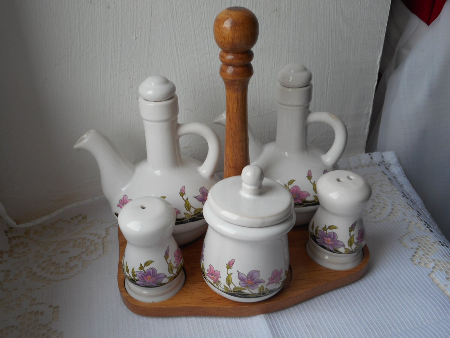Vintage Français Assortiment de Condiments en Porcelaine 5 Pièces Complet avec Stand