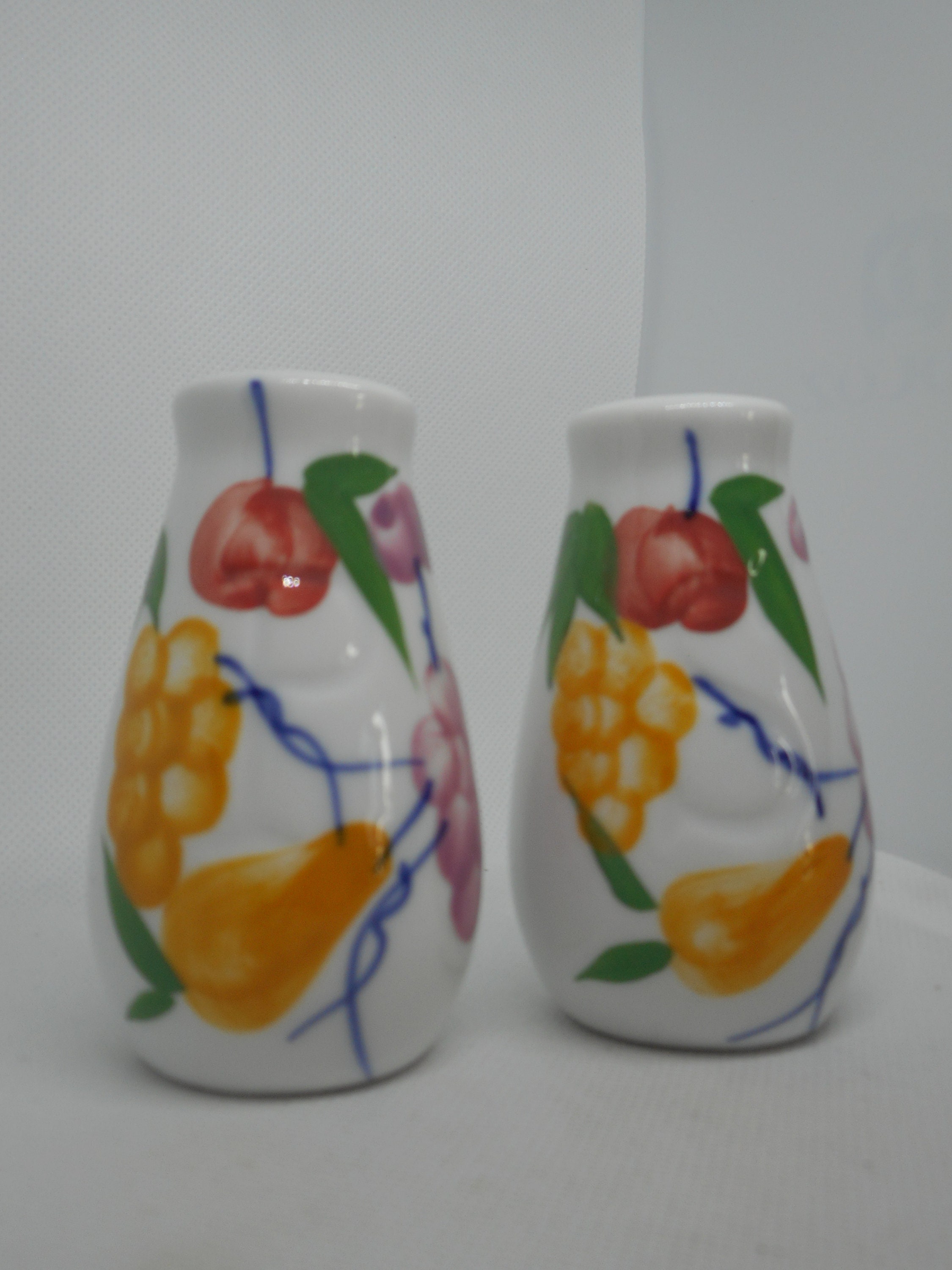 Superbe Vintage Français Pots Décoratifs de Sel et Poivre en Porcelaine Limoges